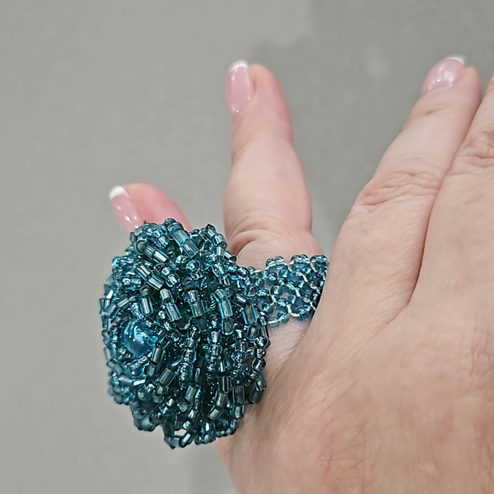 Fun beaded ring - Picture 2 of 4